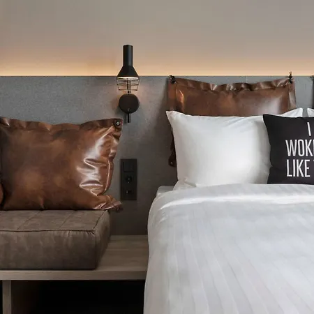 Moxy Hotel 3*